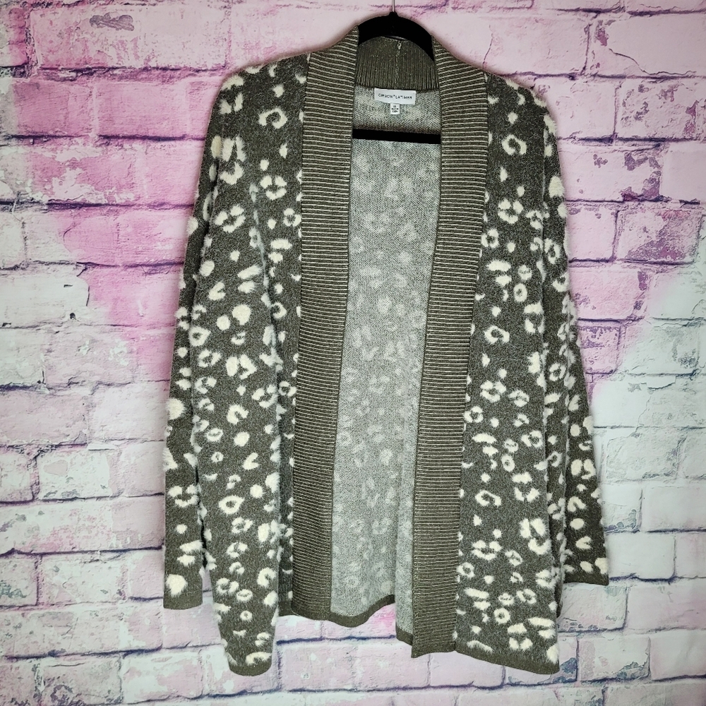 GIBSON LATIMER GREEN GRAY LEOPARD PRINT EYELASH FUZZY KNIT HEAVY WEIGHT CARDIGAN